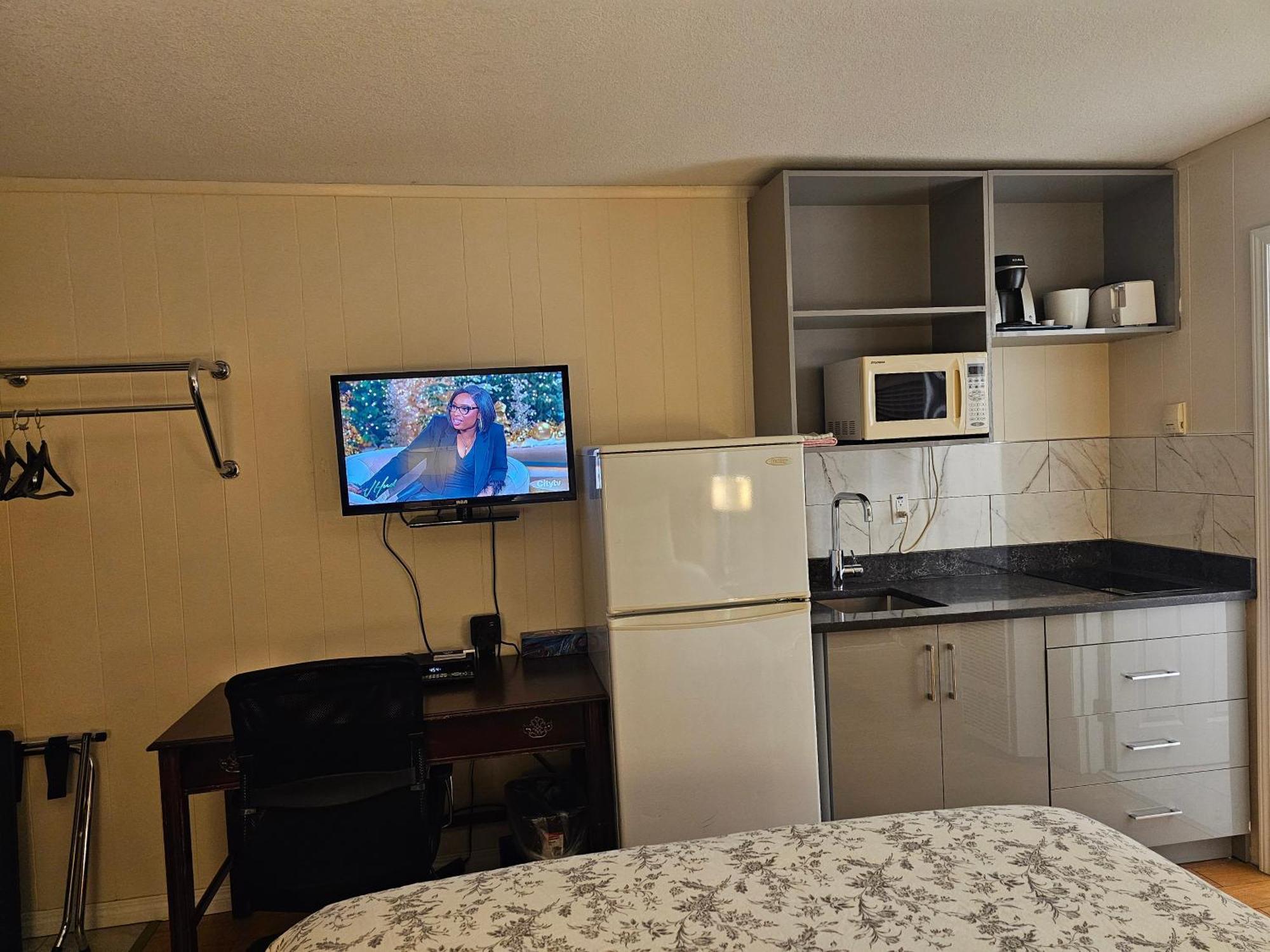Parkway Motel & European Lodges พินเชอร์ ครีก ภายนอก รูปภาพ
