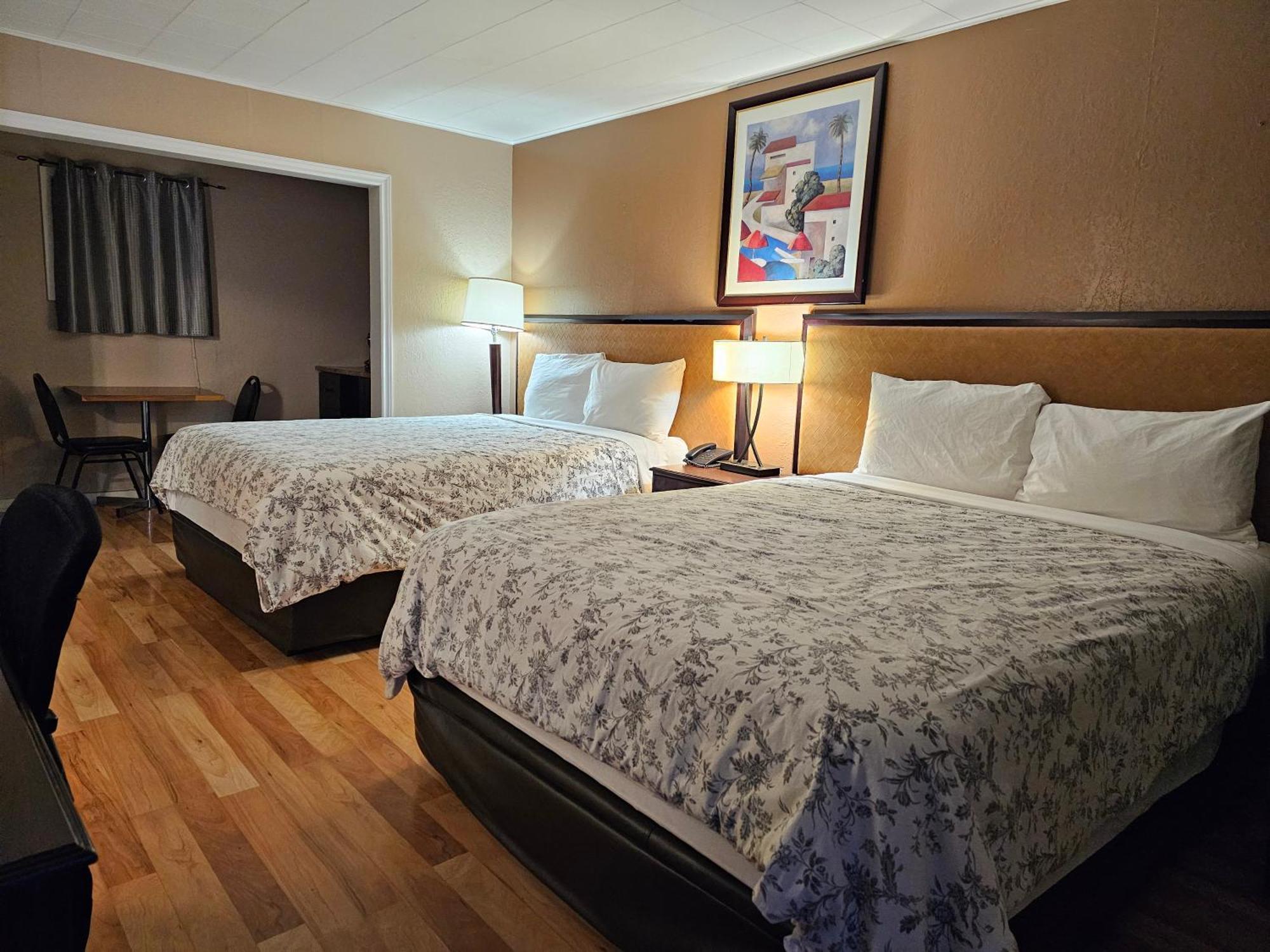 Parkway Motel & European Lodges พินเชอร์ ครีก ภายนอก รูปภาพ
