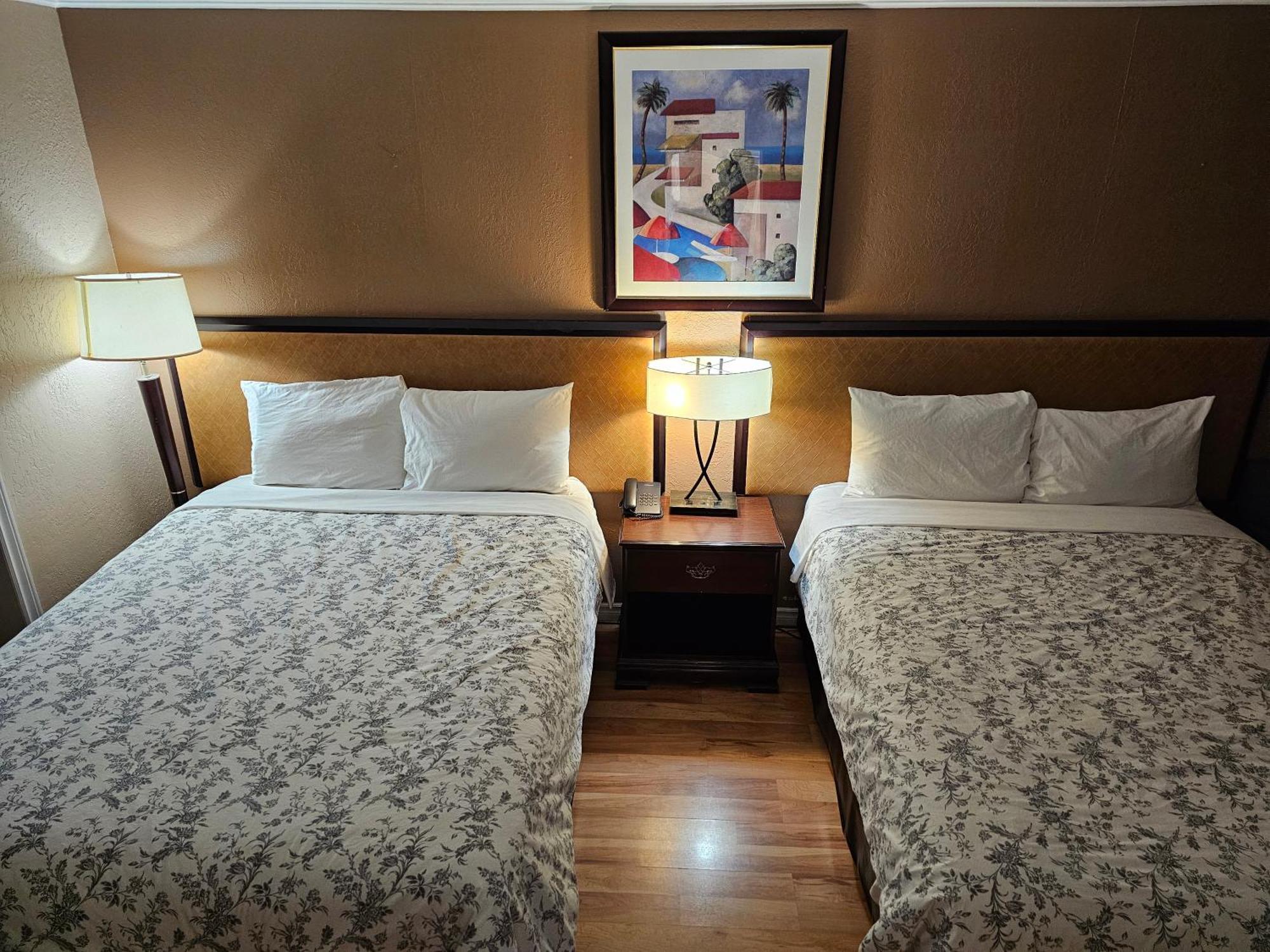Parkway Motel & European Lodges พินเชอร์ ครีก ภายนอก รูปภาพ