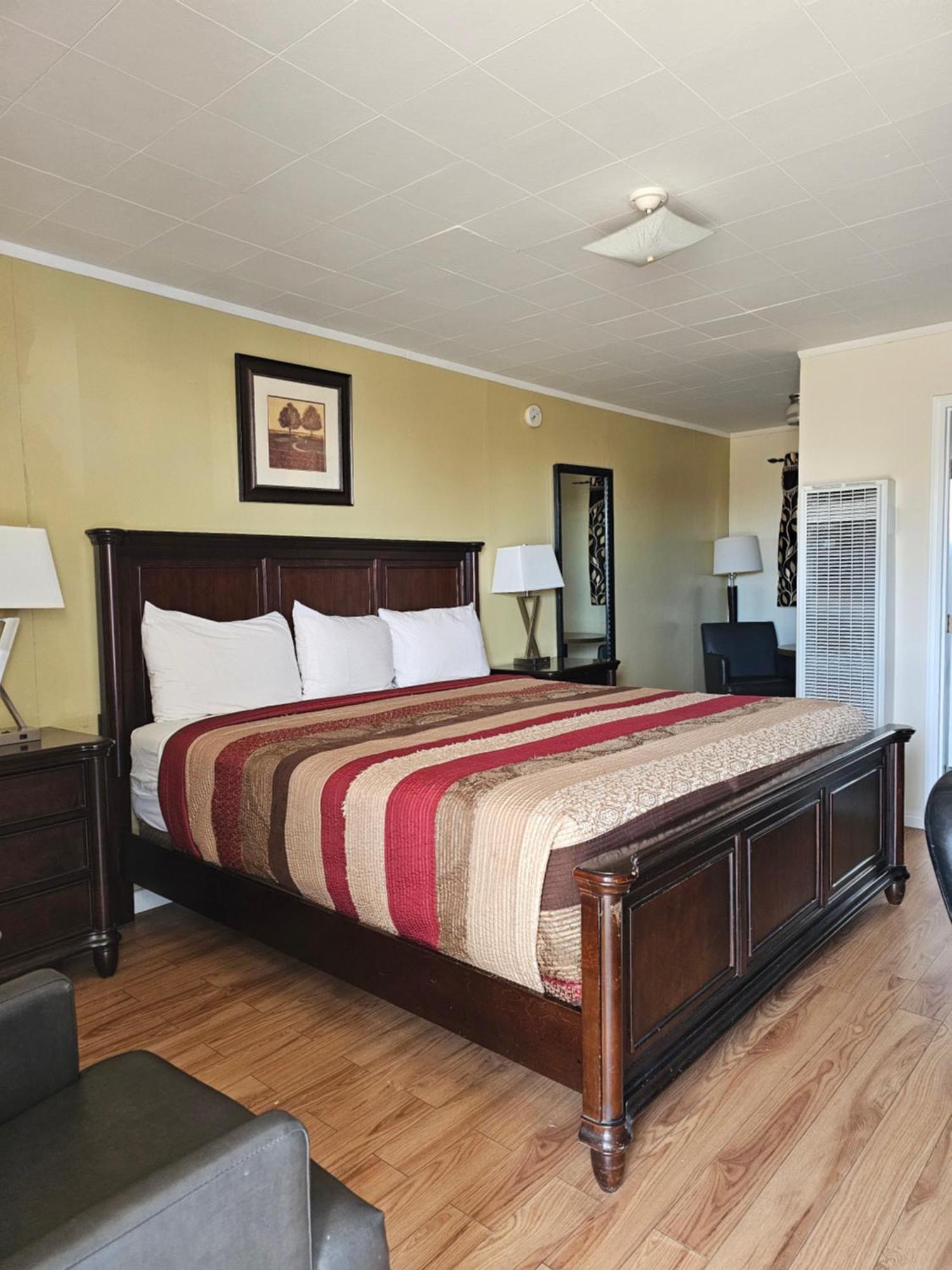 Parkway Motel & European Lodges พินเชอร์ ครีก ภายนอก รูปภาพ