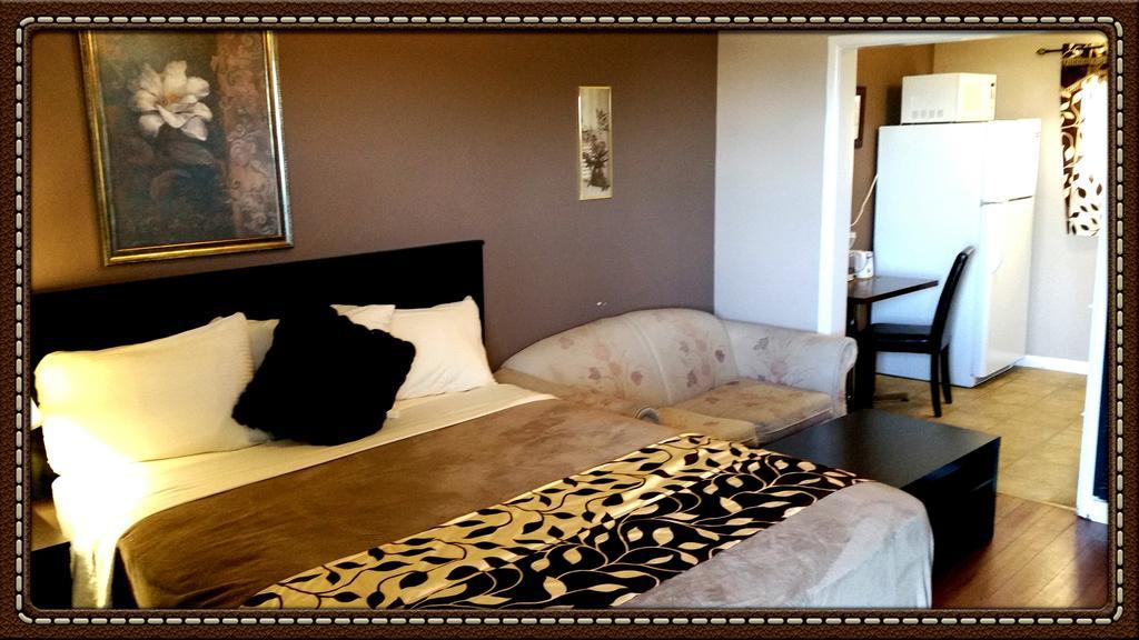Parkway Motel & European Lodges พินเชอร์ ครีก ภายนอก รูปภาพ