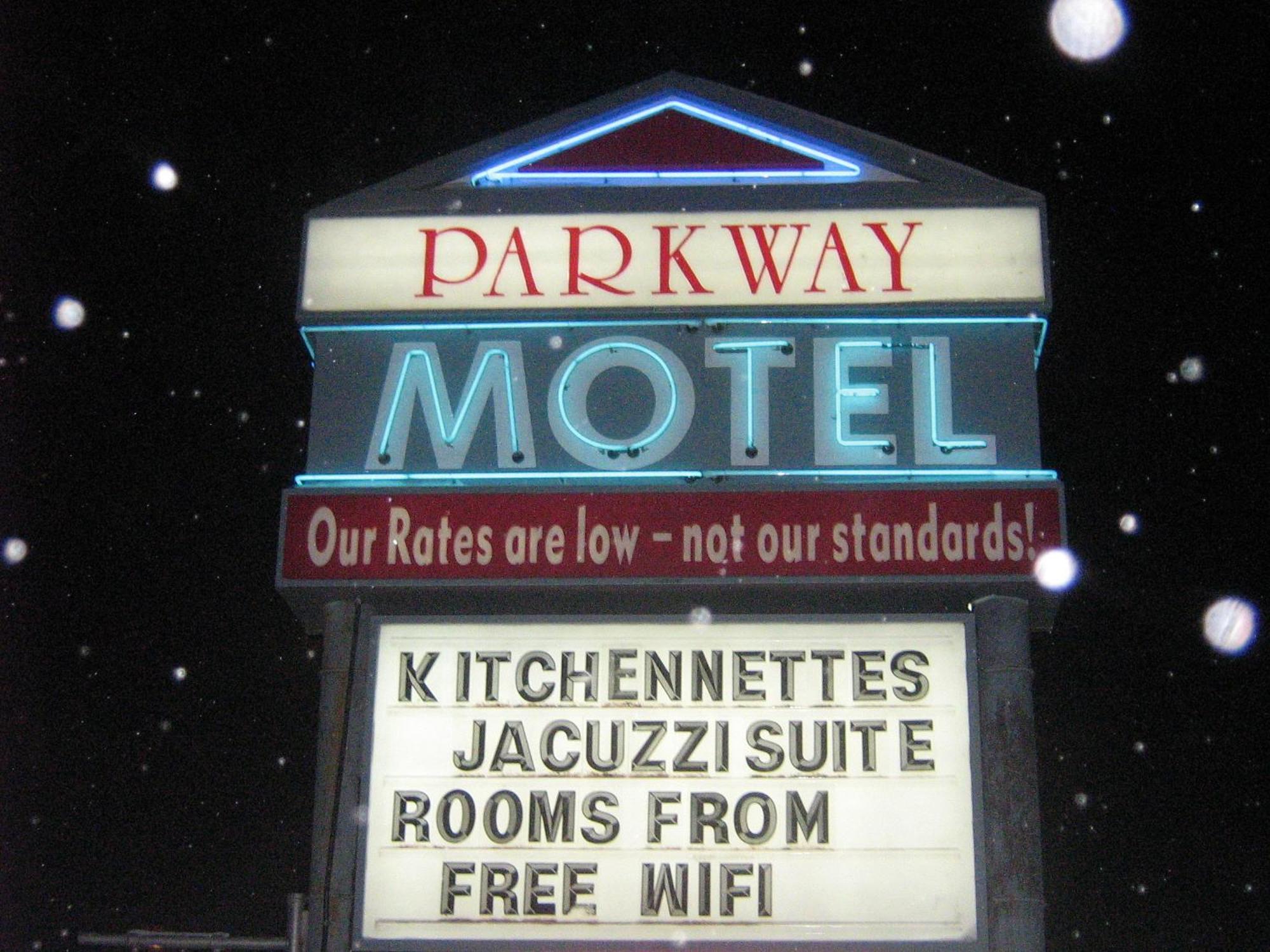 Parkway Motel & European Lodges พินเชอร์ ครีก ภายนอก รูปภาพ