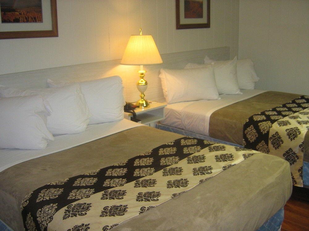 Parkway Motel & European Lodges พินเชอร์ ครีก ภายนอก รูปภาพ