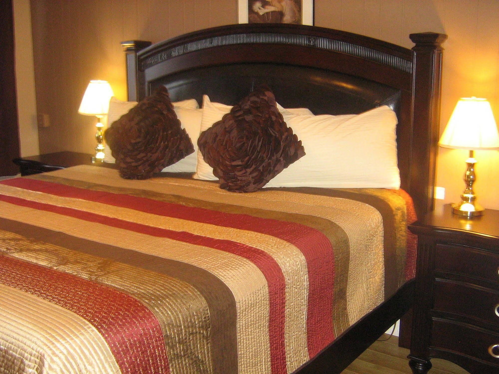 Parkway Motel & European Lodges พินเชอร์ ครีก ภายนอก รูปภาพ