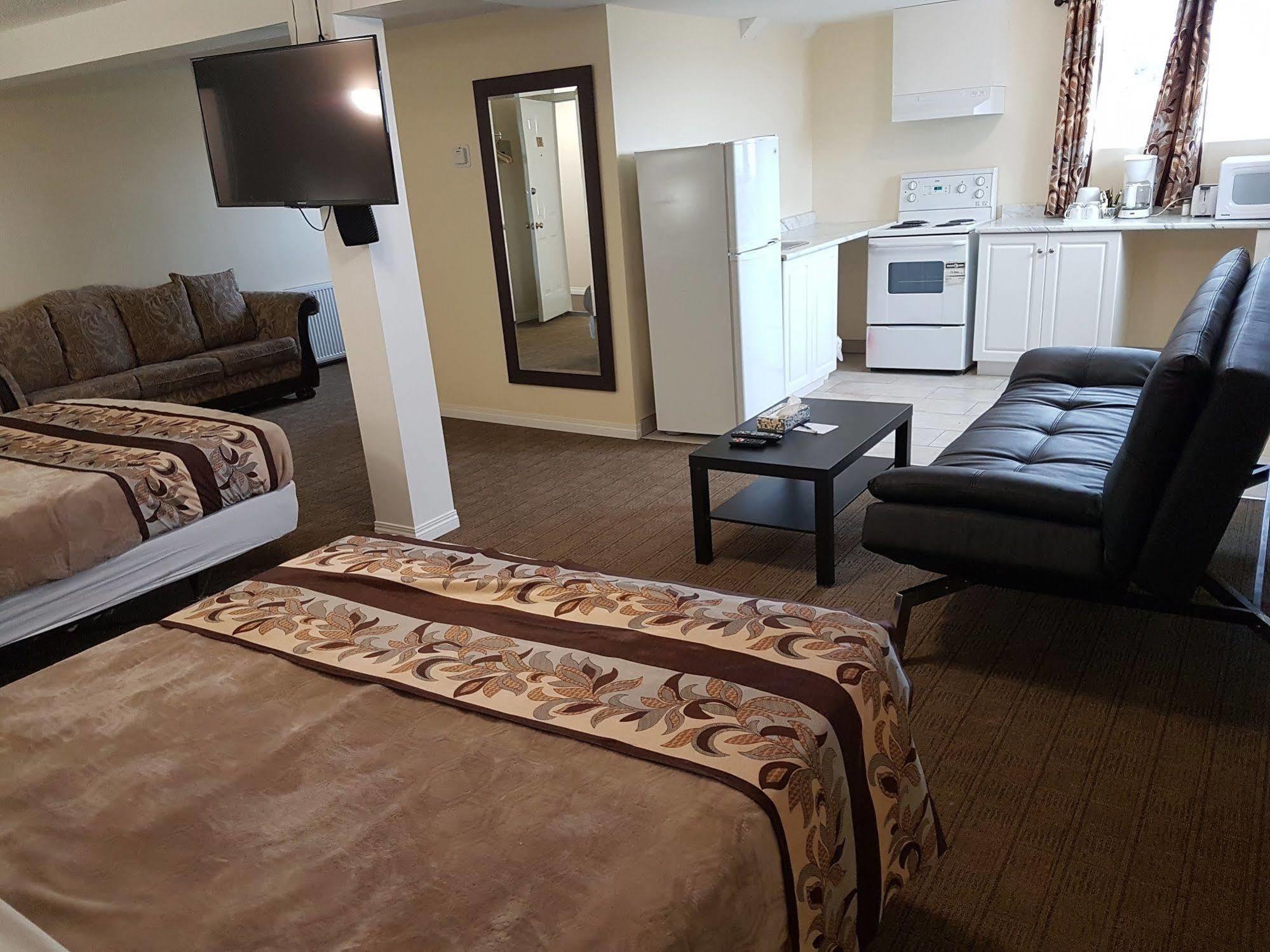 Parkway Motel & European Lodges พินเชอร์ ครีก ภายนอก รูปภาพ
